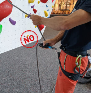 Grigri mit Handballen deblockiert
