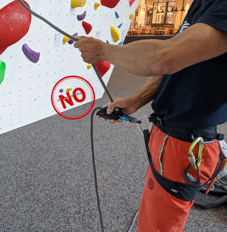 Grigri mit Handballen deblockiert